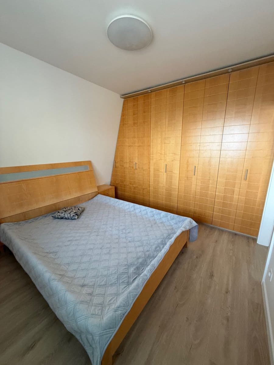 Pronájem bytu 2+1 58 m², Hany Meličkovej, Karlova Ves, Bratislavský kraj Pronájem bytu 2+1 58 m², Hany Meličkovej, Karlova Ves, Bratislavský kraj