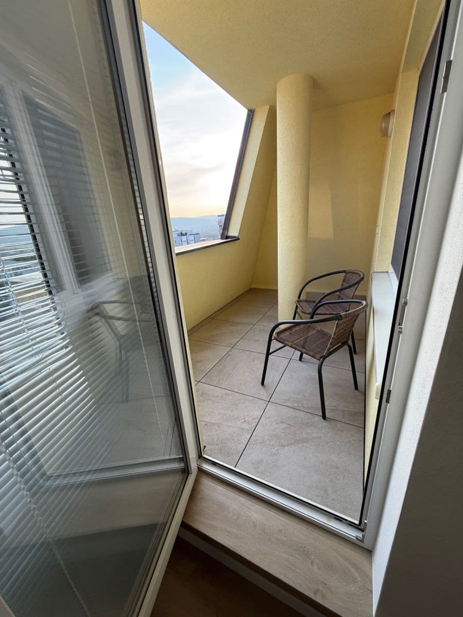 Pronájem bytu 2+1 58 m², Hany Meličkovej, Karlova Ves, Bratislavský kraj Pronájem bytu 2+1 58 m², Hany Meličkovej, Karlova Ves, Bratislavský kraj