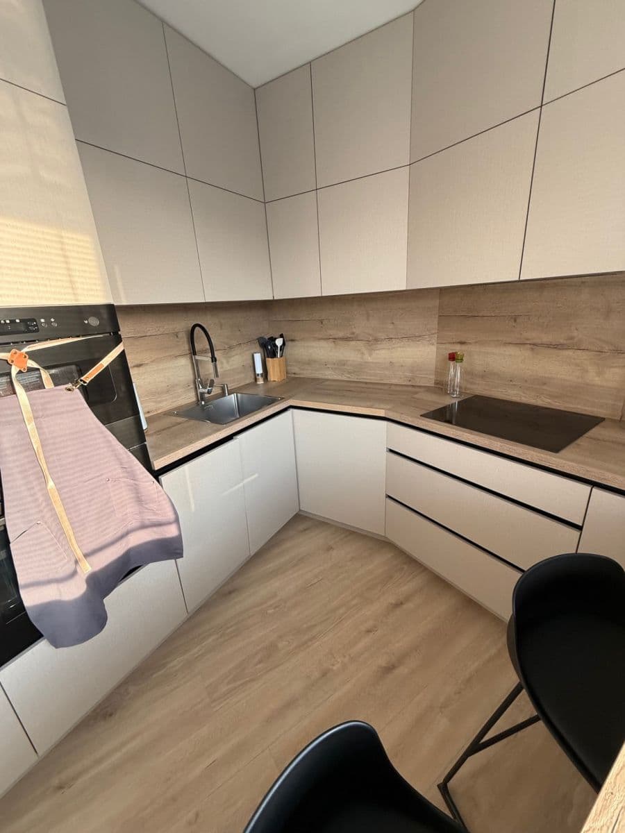 Pronájem bytu 2+1 58 m², Hany Meličkovej, Karlova Ves, Bratislavský kraj Pronájem bytu 2+1 58 m², Hany Meličkovej, Karlova Ves, Bratislavský kraj