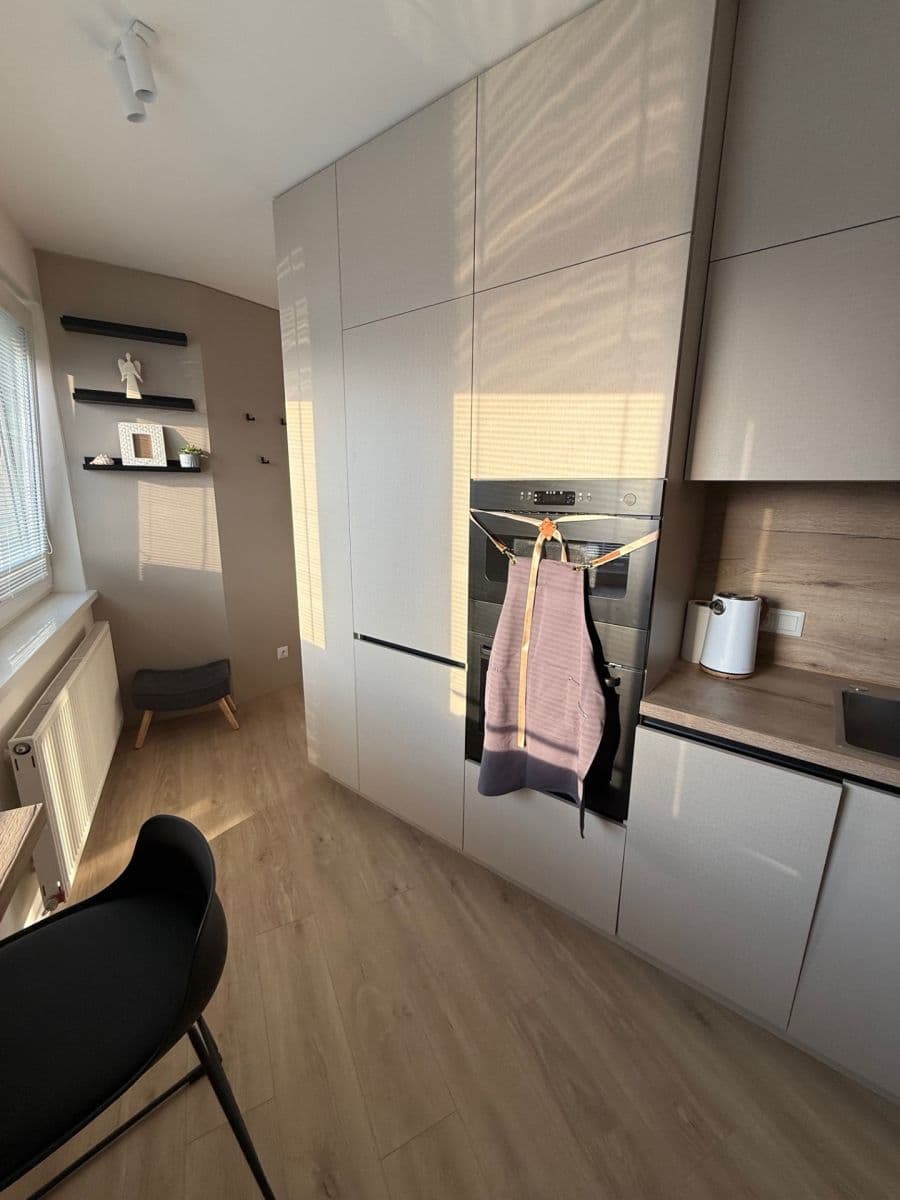 Pronájem bytu 2+1 58 m², Hany Meličkovej, Karlova Ves, Bratislavský kraj Pronájem bytu 2+1 58 m², Hany Meličkovej, Karlova Ves, Bratislavský kraj