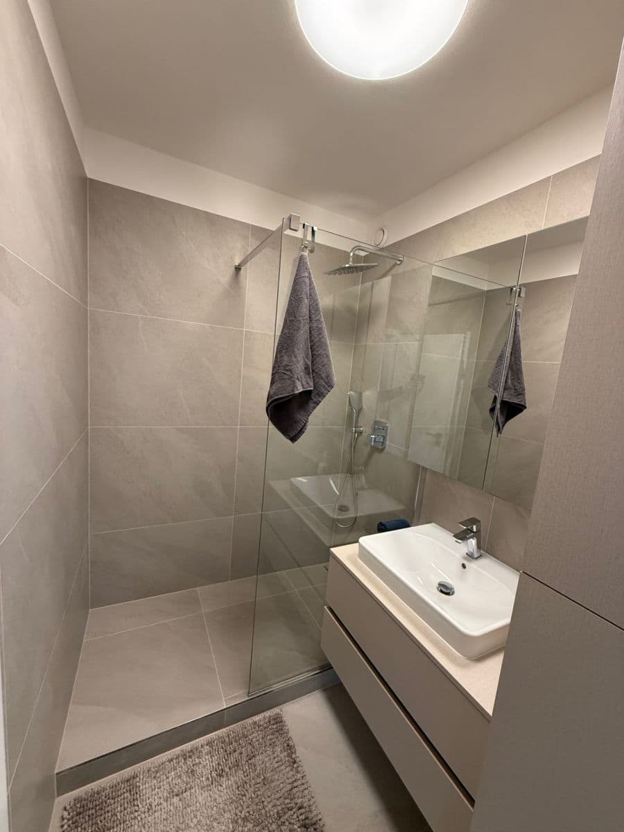 Pronájem bytu 2+1 58 m², Hany Meličkovej, Karlova Ves, Bratislavský kraj Pronájem bytu 2+1 58 m², Hany Meličkovej, Karlova Ves, Bratislavský kraj