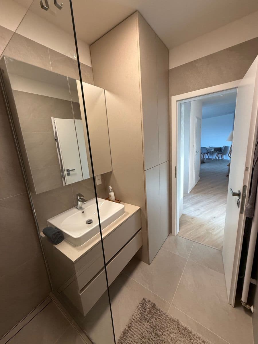 Pronájem bytu 2+1 58 m², Hany Meličkovej, Karlova Ves, Bratislavský kraj Pronájem bytu 2+1 58 m², Hany Meličkovej, Karlova Ves, Bratislavský kraj