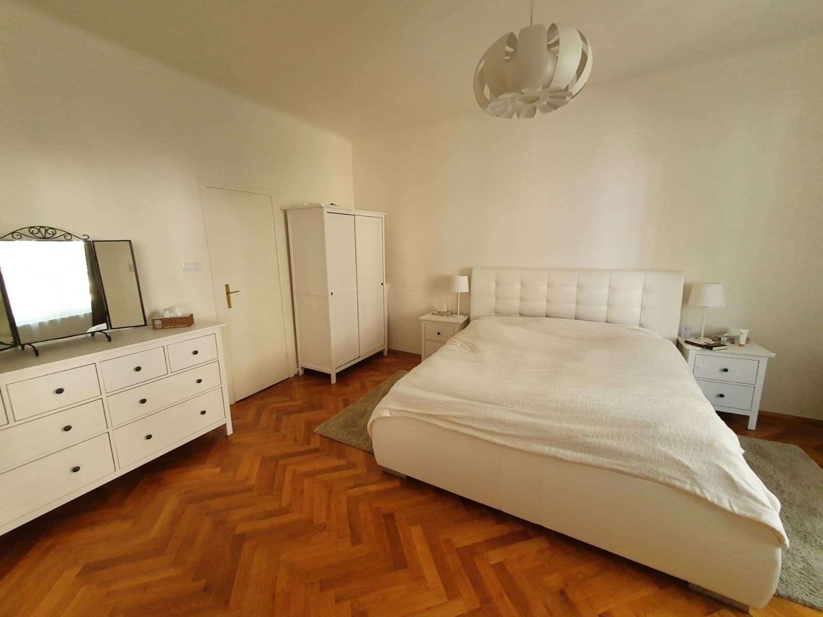 Prodej bytu 3+1 133 m², Zoubkova, Praha, Praha Prodej bytu 3+1 133 m², Zoubkova, Praha, Praha