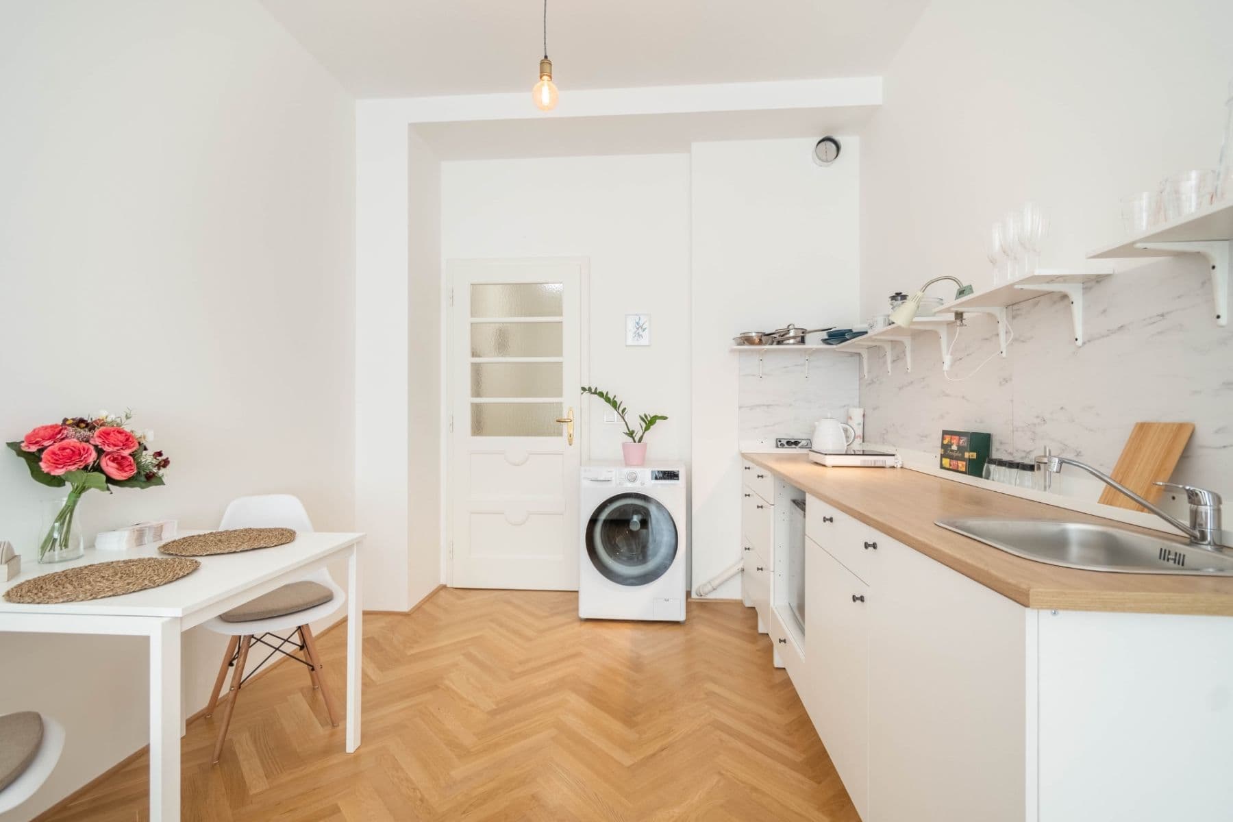 Pronájem bytu 1+kk 25 m², Lucemburská, Praha, Praha Pronájem bytu 1+kk 25 m², Lucemburská, Praha, Praha