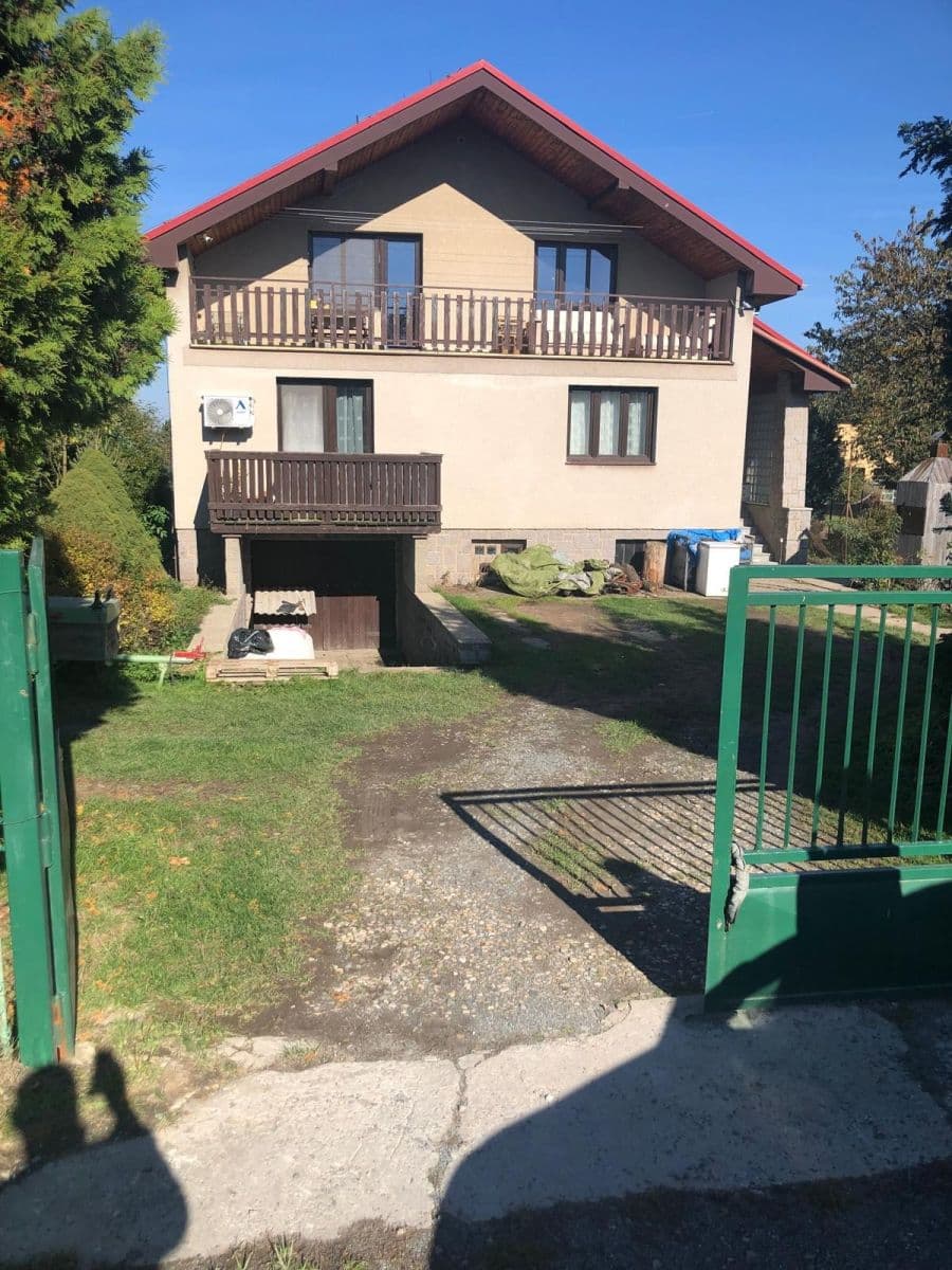 Pronájem bytu 2+1 80 m², U Parku, Svojetice, Středočeský kraj Pronájem bytu 2+1 80 m², U Parku, Svojetice, Středočeský kraj