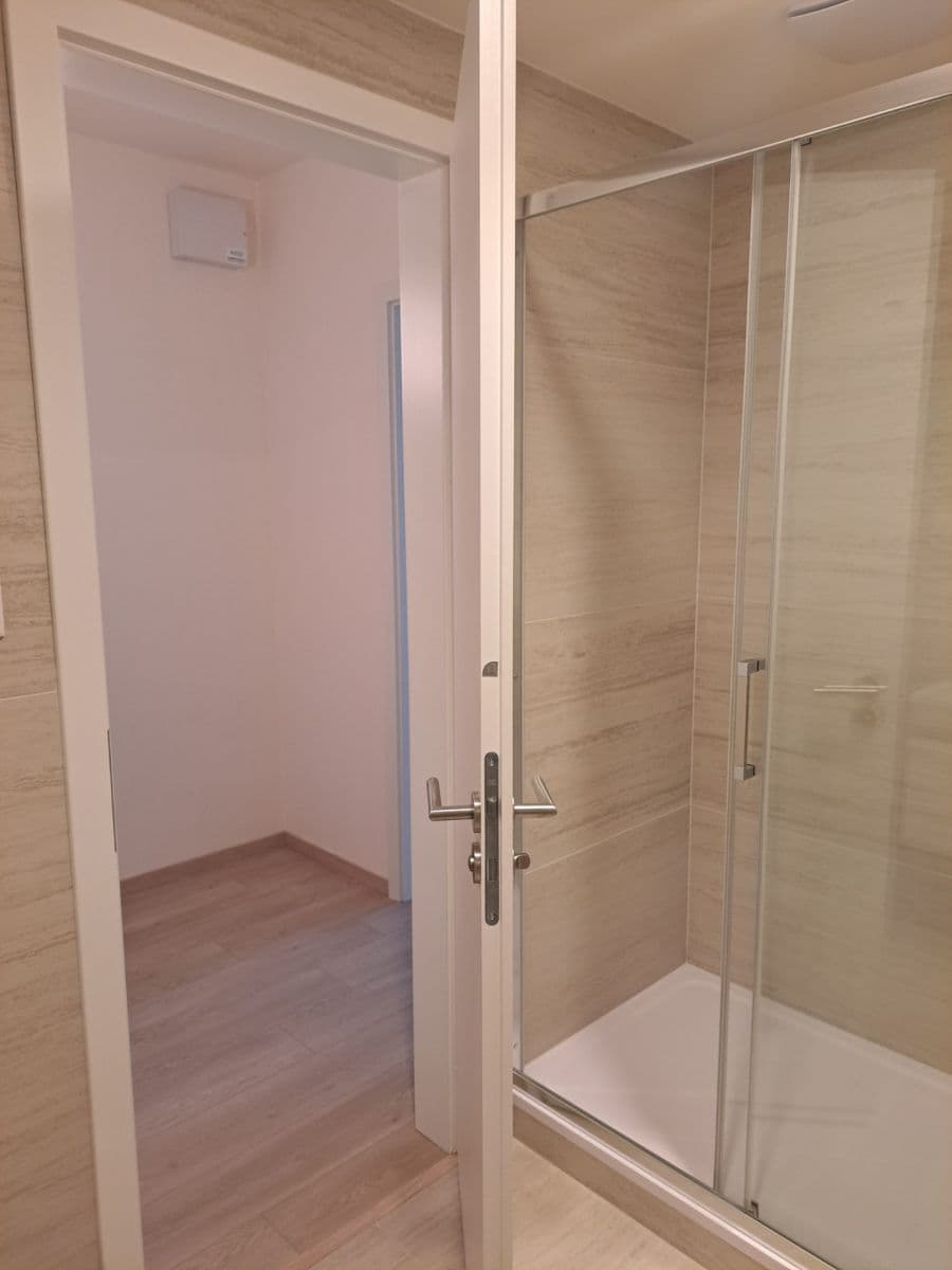 Pronájem bytu 1+kk 35 m², Bukačova, Praha, Praha Pronájem bytu 1+kk 35 m², Bukačova, Praha, Praha