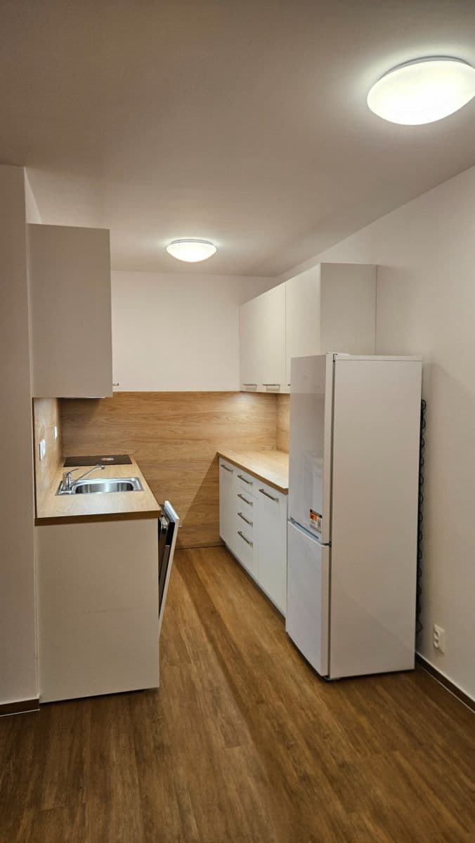 Pronájem bytu 2+kk 45 m², Bellušova, Praha, Praha Pronájem bytu 2+kk 45 m², Bellušova, Praha, Praha