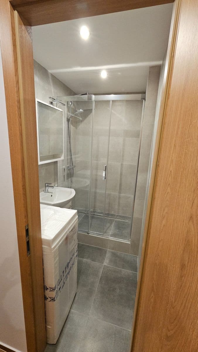 Pronájem bytu 2+kk 45 m², Bellušova, Praha, Praha Pronájem bytu 2+kk 45 m², Bellušova, Praha, Praha