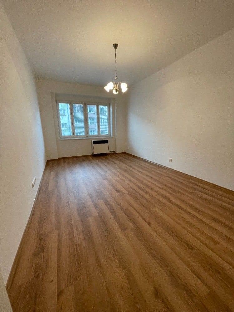 Pronájem bytu 2+1 65 m², Pelhřimovská, Praha, Praha Pronájem bytu 2+1 65 m², Pelhřimovská, Praha, Praha