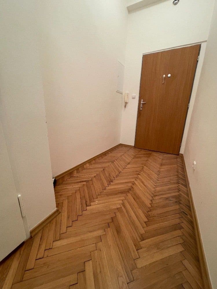 Pronájem bytu 2+1 65 m², Pelhřimovská, Praha, Praha Pronájem bytu 2+1 65 m², Pelhřimovská, Praha, Praha