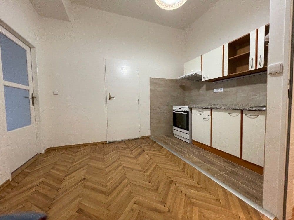 Pronájem bytu 2+1 65 m², Pelhřimovská, Praha, Praha Pronájem bytu 2+1 65 m², Pelhřimovská, Praha, Praha