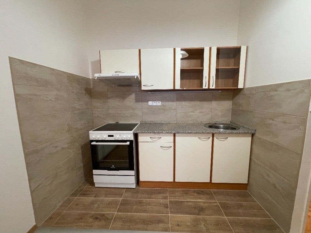 Pronájem bytu 2+1 65 m², Pelhřimovská, Praha, Praha Pronájem bytu 2+1 65 m², Pelhřimovská, Praha, Praha