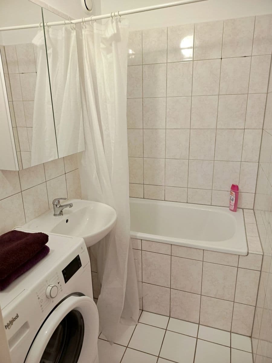 Prodej bytu 2+kk 40 m², Makovského, Praha, Praha Prodej bytu 2+kk 40 m², Makovského, Praha, Praha