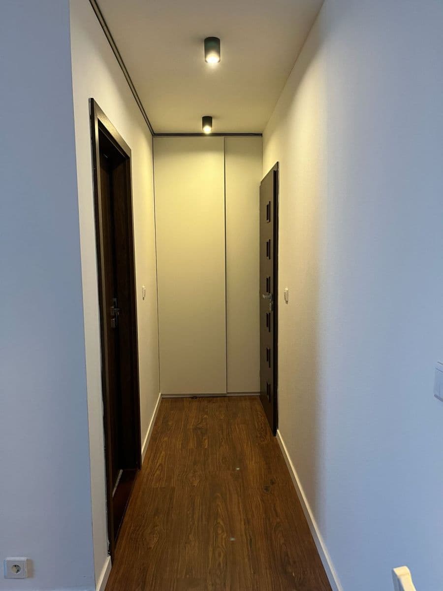 Prodej bytu 4+1 79 m², Jazerná, Rovinka, Bratislavský kraj Prodej bytu 4+1 79 m², Jazerná, Rovinka, Bratislavský kraj