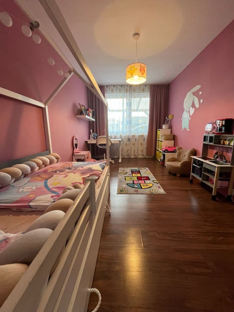 Prodej bytu 4+1 79 m², Jazerná, Rovinka, Bratislavský kraj Prodej bytu 4+1 79 m², Jazerná, Rovinka, Bratislavský kraj