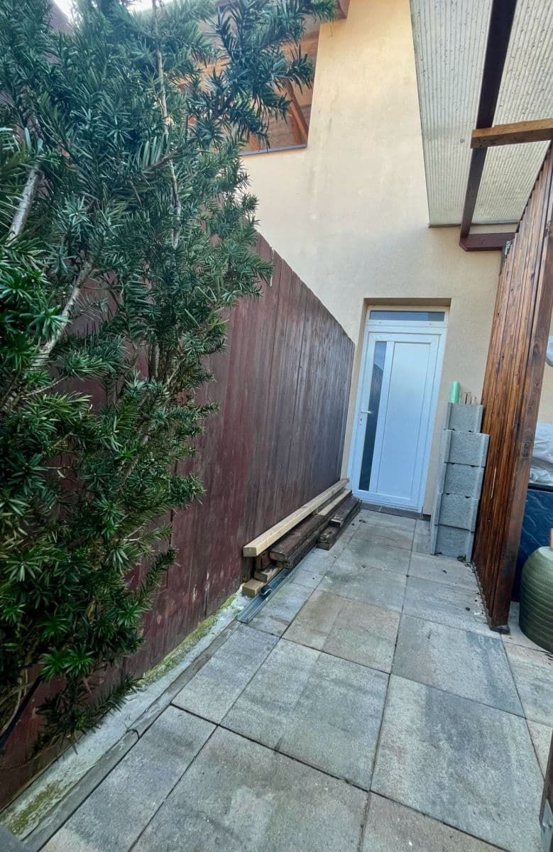 Prodej bytu 4+1 79 m², Jazerná, Rovinka, Bratislavský kraj Prodej bytu 4+1 79 m², Jazerná, Rovinka, Bratislavský kraj