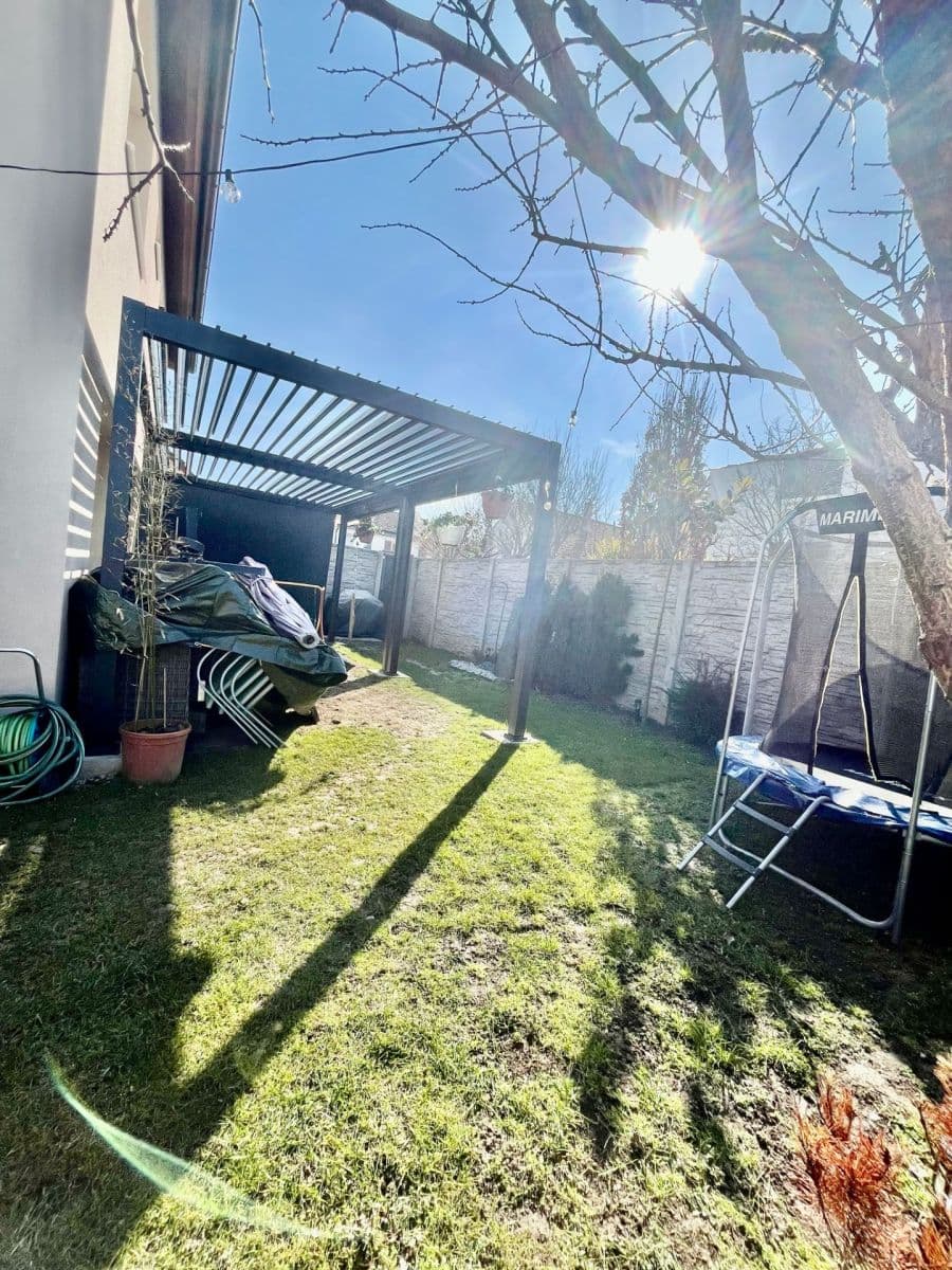 Prodej bytu 4+1 79 m², Jazerná, Rovinka, Bratislavský kraj Prodej bytu 4+1 79 m², Jazerná, Rovinka, Bratislavský kraj