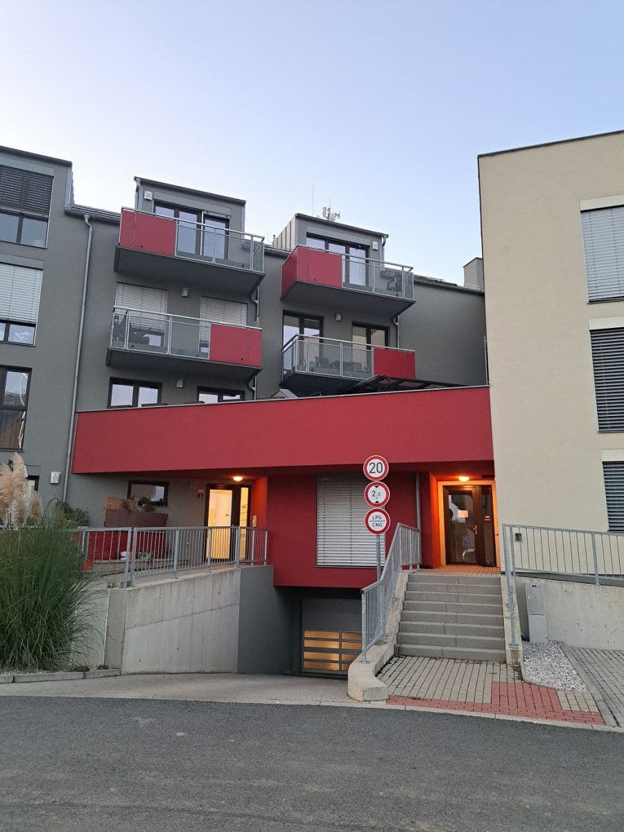 Pronájem bytu 2+kk 52 m², Na Výšině, Říčany, Středočeský kraj Pronájem bytu 2+kk 52 m², Na Výšině, Říčany, Středočeský kraj