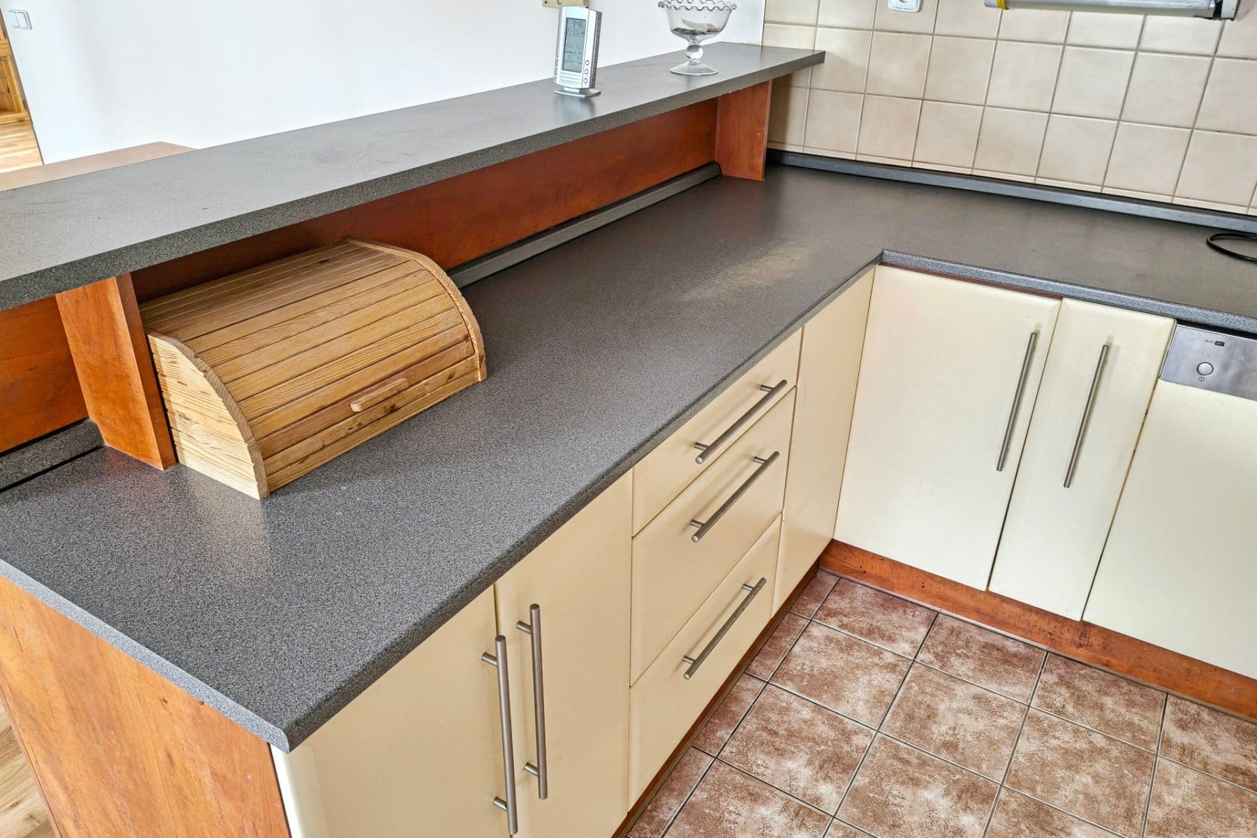 Prodej bytu 3+kk 86 m², Kaštanová, Milovice, Středočeský kraj Prodej bytu 3+kk 86 m², Kaštanová, Milovice, Středočeský kraj