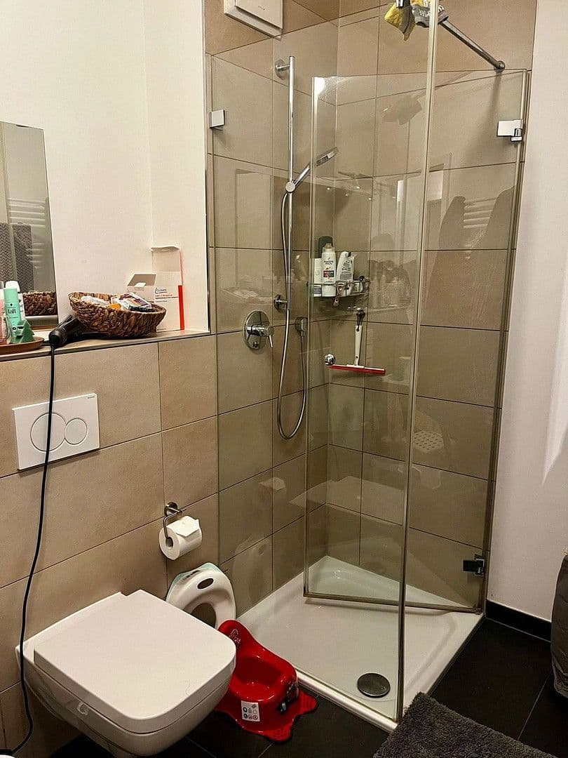 Pronájem bytu 4+1 107 m², Wilhelm-Theodor-Roemheldstrasse, Mainz, Porýní-Falc Pronájem bytu 4+1 107 m², Wilhelm-Theodor-Roemheldstrasse, Mainz, Porýní-Falc