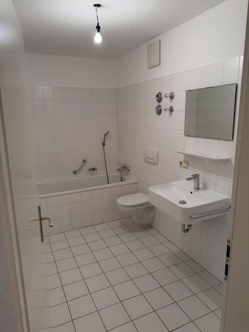 Pronájem bytu 2+1 66 m², Moosbauerplatz 8, Bad Endorf, Bavorsko Pronájem bytu 2+1 66 m², Moosbauerplatz 8, Bad Endorf, Bavorsko