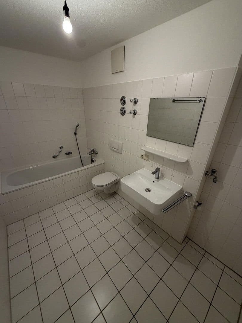 Pronájem bytu 2+1 66 m², Moosbauerplatz 8, Bad Endorf, Bavorsko Pronájem bytu 2+1 66 m², Moosbauerplatz 8, Bad Endorf, Bavorsko