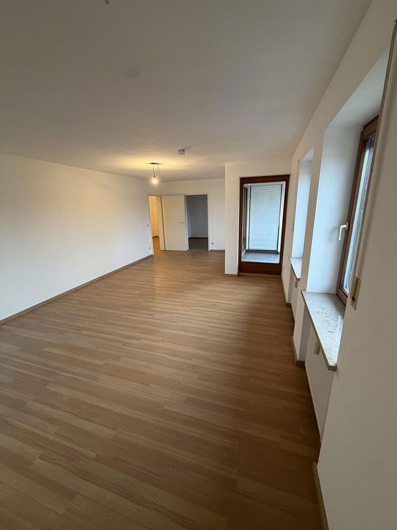 Pronájem bytu 2+1 66 m², Moosbauerplatz 8, Bad Endorf, Bavorsko Pronájem bytu 2+1 66 m², Moosbauerplatz 8, Bad Endorf, Bavorsko