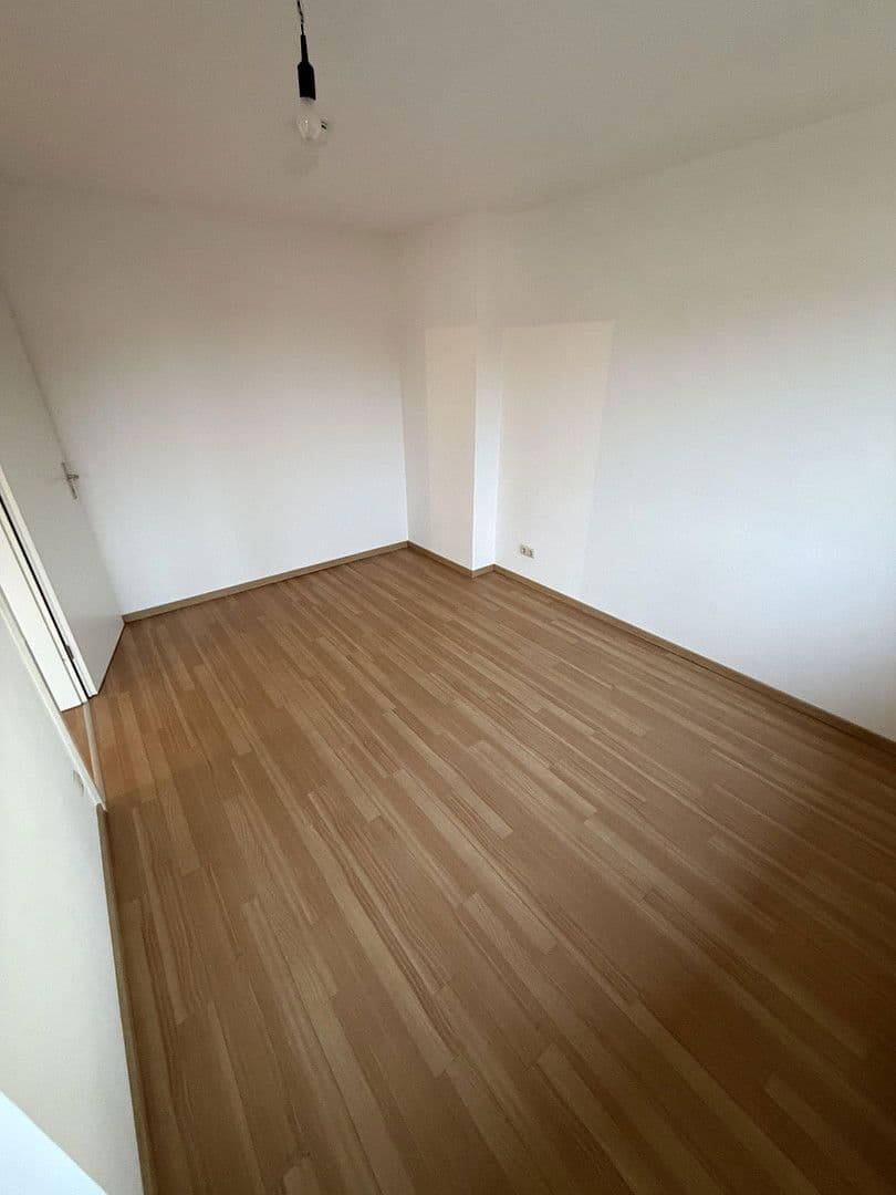 Pronájem bytu 2+1 66 m², Moosbauerplatz 8, Bad Endorf, Bavorsko Pronájem bytu 2+1 66 m², Moosbauerplatz 8, Bad Endorf, Bavorsko