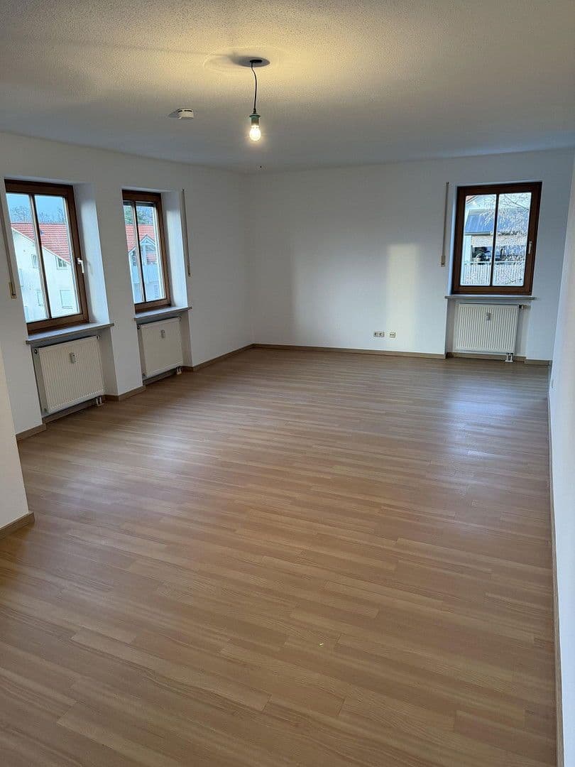 Pronájem bytu 2+1 66 m², Moosbauerplatz 8, Bad Endorf, Bavorsko Pronájem bytu 2+1 66 m², Moosbauerplatz 8, Bad Endorf, Bavorsko