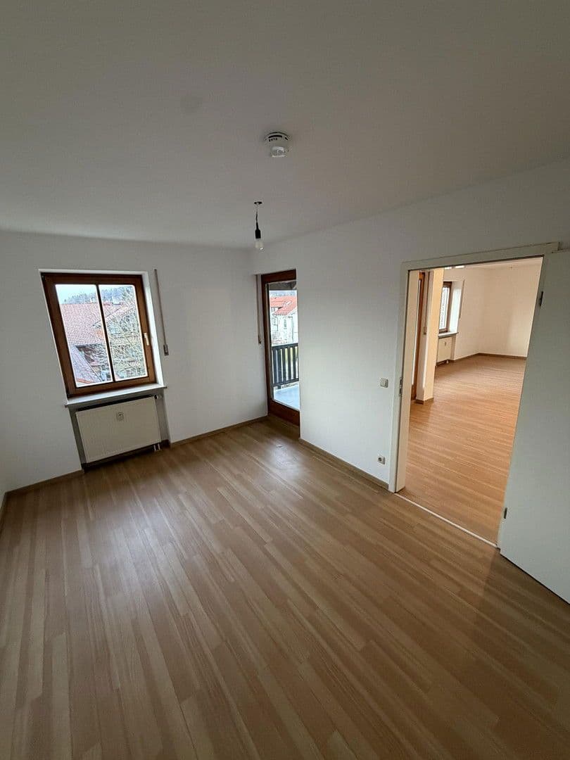 Pronájem bytu 2+1 66 m², Moosbauerplatz 8, Bad Endorf, Bavorsko Pronájem bytu 2+1 66 m², Moosbauerplatz 8, Bad Endorf, Bavorsko