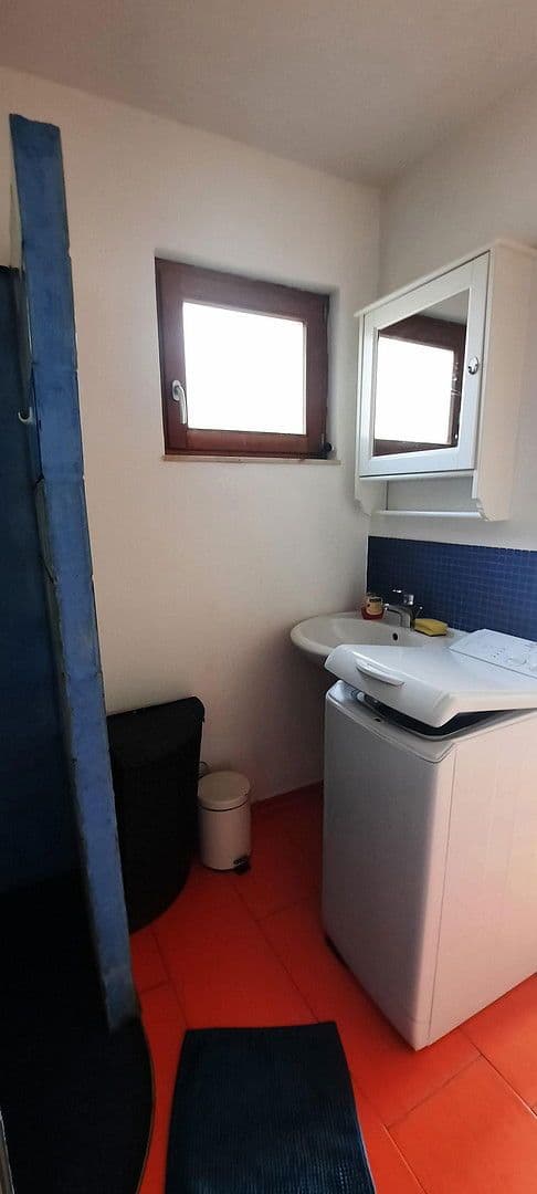 Pronájem bytu 1+1 35 m², Stuttgart, Bádensko-Württembersko Pronájem bytu 1+1 35 m², Stuttgart, Bádensko-Württembersko