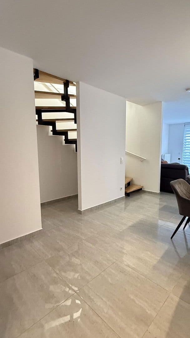 Prodej domu 145 m², pozemek 232 m², Neckarsteinach, Hessen Prodej domu 145 m², pozemek 232 m², Neckarsteinach, Hessen