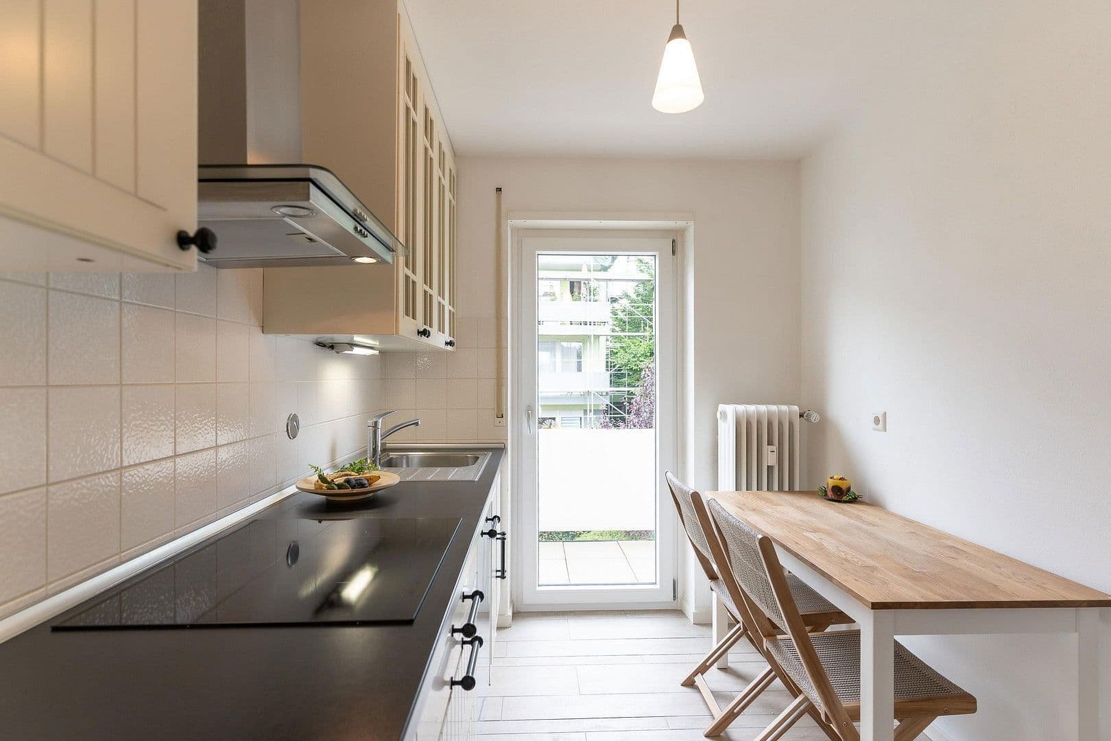 Pronájem bytu 1+1 15 m², Birnauer Straße 16, Konstanz, Bádensko-Württembersko Pronájem bytu 1+1 15 m², Birnauer Straße 16, Konstanz, Bádensko-Württembersko