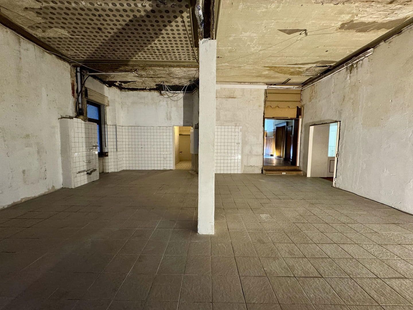 Pronájem nebytového prostoru 290 m², Bochumer Straße 36, Essen, Severní Porýní-Vestfálsko Pronájem nebytového prostoru 290 m², Bochumer Straße 36, Essen, Severní Porýní-Vestfálsko