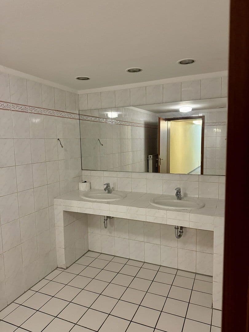 Pronájem nebytového prostoru 290 m², Bochumer Straße 36, Essen, Severní Porýní-Vestfálsko Pronájem nebytového prostoru 290 m², Bochumer Straße 36, Essen, Severní Porýní-Vestfálsko