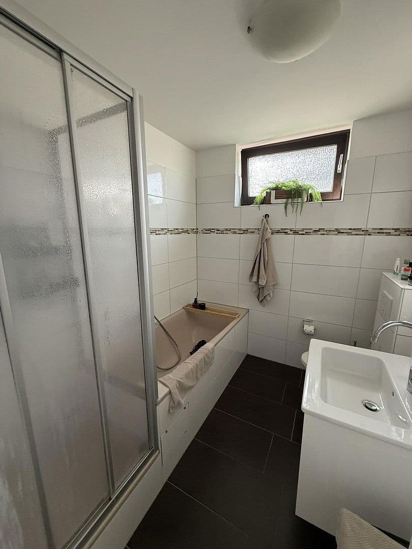 Pronájem bytu 2+1 65 m², Hagdornstr. 62, Hilden, Severní Porýní-Vestfálsko Pronájem bytu 2+1 65 m², Hagdornstr. 62, Hilden, Severní Porýní-Vestfálsko