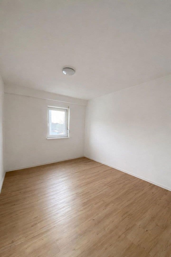 Pronájem bytu 3+1 85 m², Ettlingen, Bádensko-Württembersko Pronájem bytu 3+1 85 m², Ettlingen, Bádensko-Württembersko