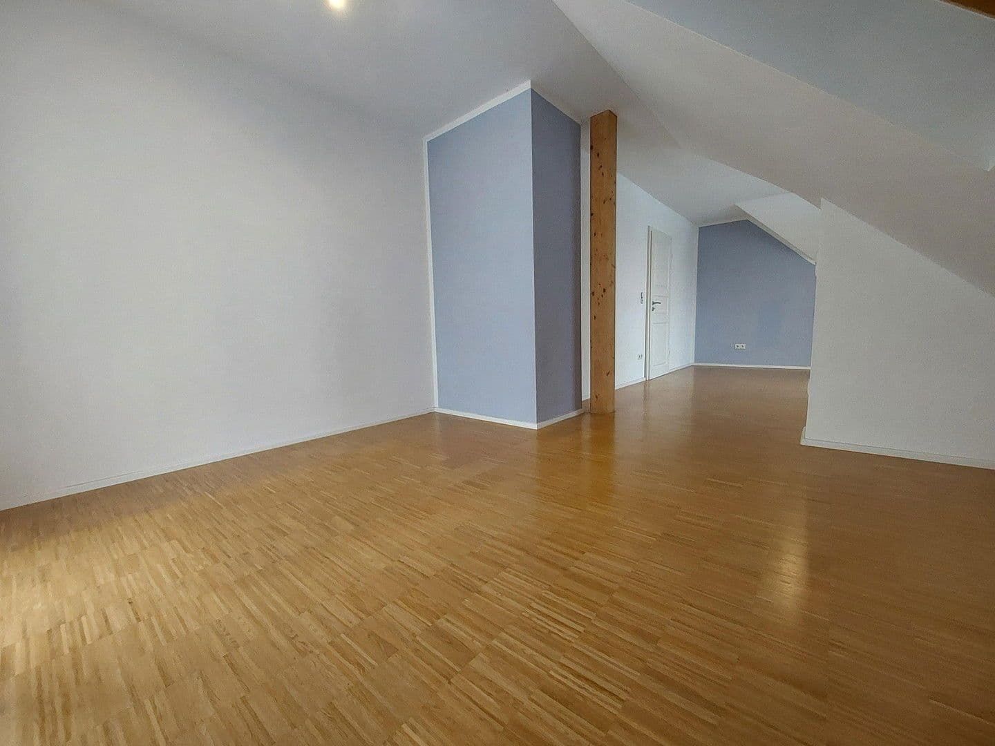 Prodej domu 179 m², pozemek 724 m², Reckendorf, Bavorsko Prodej domu 179 m², pozemek 724 m², Reckendorf, Bavorsko