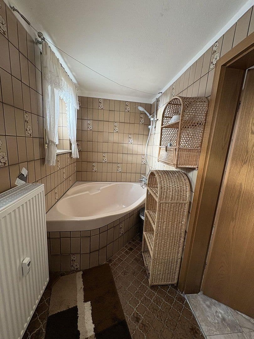 Pronájem bytu 3+1 98 m², Ermreus 28, Kunreuth, Bavorsko Pronájem bytu 3+1 98 m², Ermreus 28, Kunreuth, Bavorsko