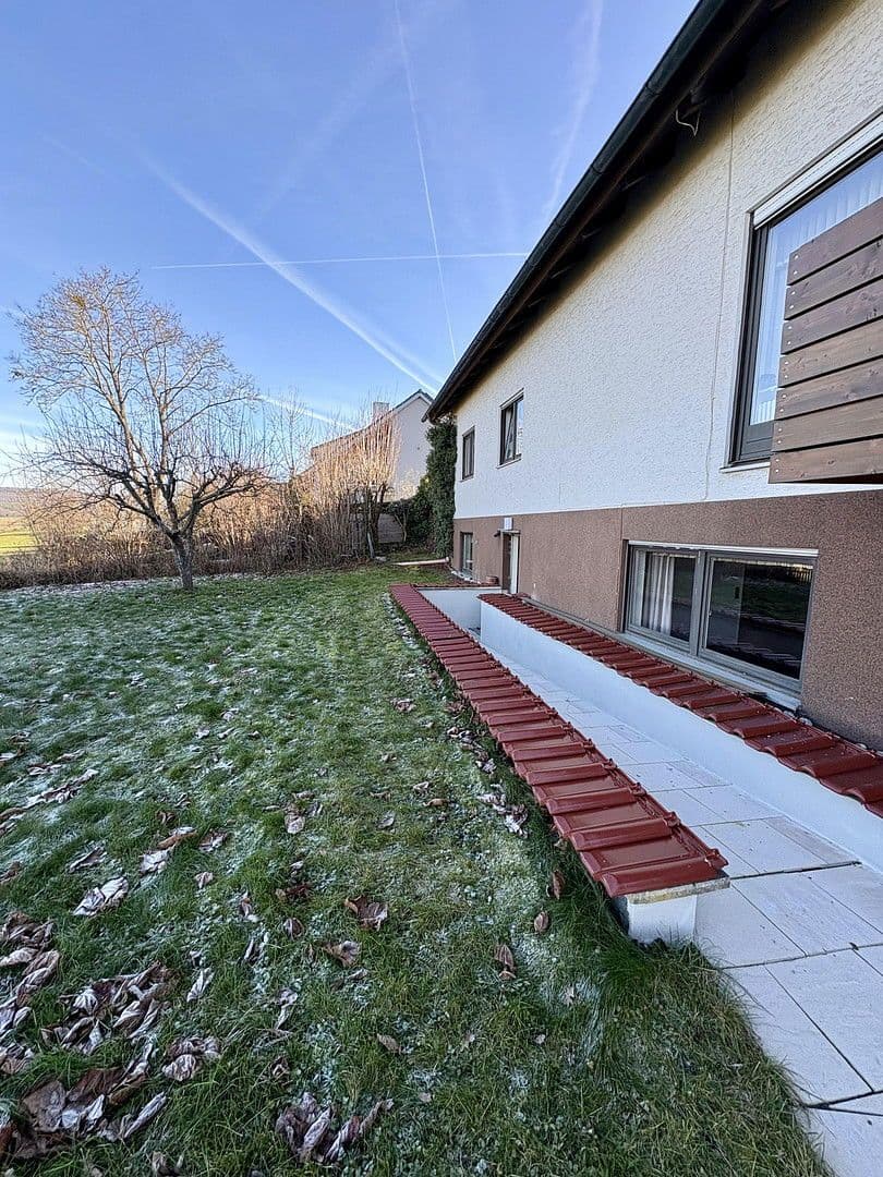 Pronájem bytu 3+1 98 m², Ermreus 28, Kunreuth, Bavorsko Pronájem bytu 3+1 98 m², Ermreus 28, Kunreuth, Bavorsko