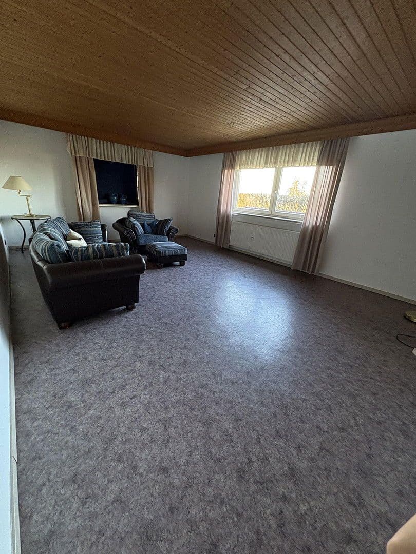 Pronájem bytu 3+1 98 m², Ermreus 28, Kunreuth, Bavorsko Pronájem bytu 3+1 98 m², Ermreus 28, Kunreuth, Bavorsko