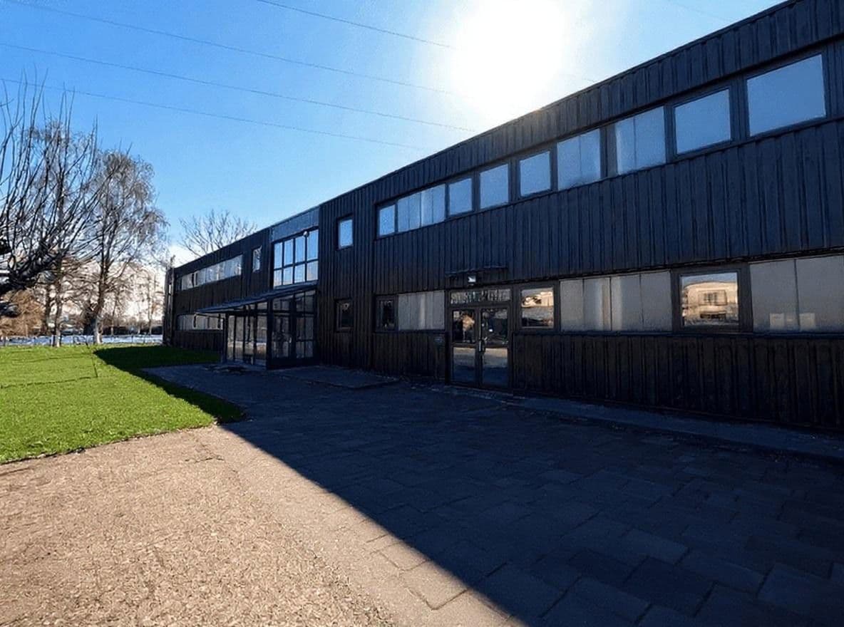 Pronájem nebytového prostoru 5.000 m², Stuhr, Dolní Sasko Pronájem nebytového prostoru 5.000 m², Stuhr, Dolní Sasko