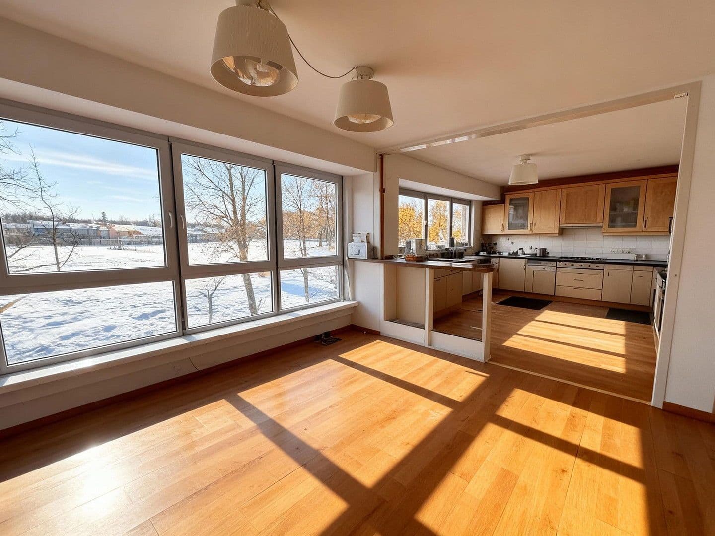 Pronájem nebytového prostoru 5.000 m², Stuhr, Dolní Sasko Pronájem nebytového prostoru 5.000 m², Stuhr, Dolní Sasko