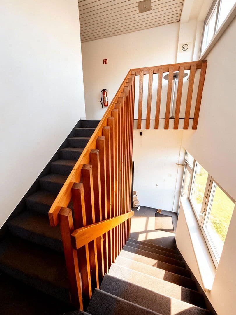 Pronájem nebytového prostoru 5.000 m², Stuhr, Dolní Sasko Pronájem nebytového prostoru 5.000 m², Stuhr, Dolní Sasko