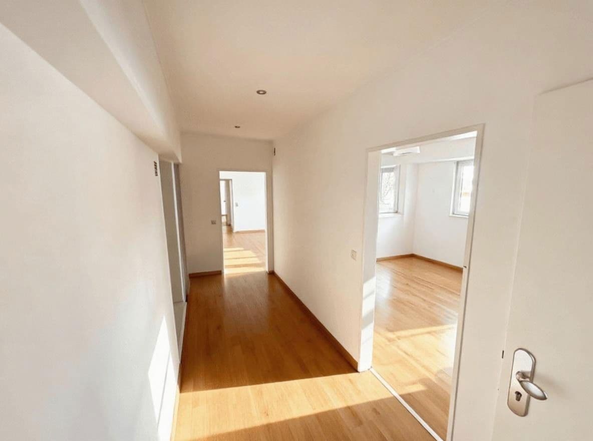 Pronájem nebytového prostoru 5.000 m², Stuhr, Dolní Sasko Pronájem nebytového prostoru 5.000 m², Stuhr, Dolní Sasko