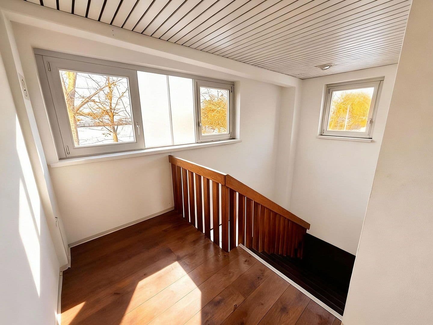 Pronájem nebytového prostoru 5.000 m², Stuhr, Dolní Sasko Pronájem nebytového prostoru 5.000 m², Stuhr, Dolní Sasko