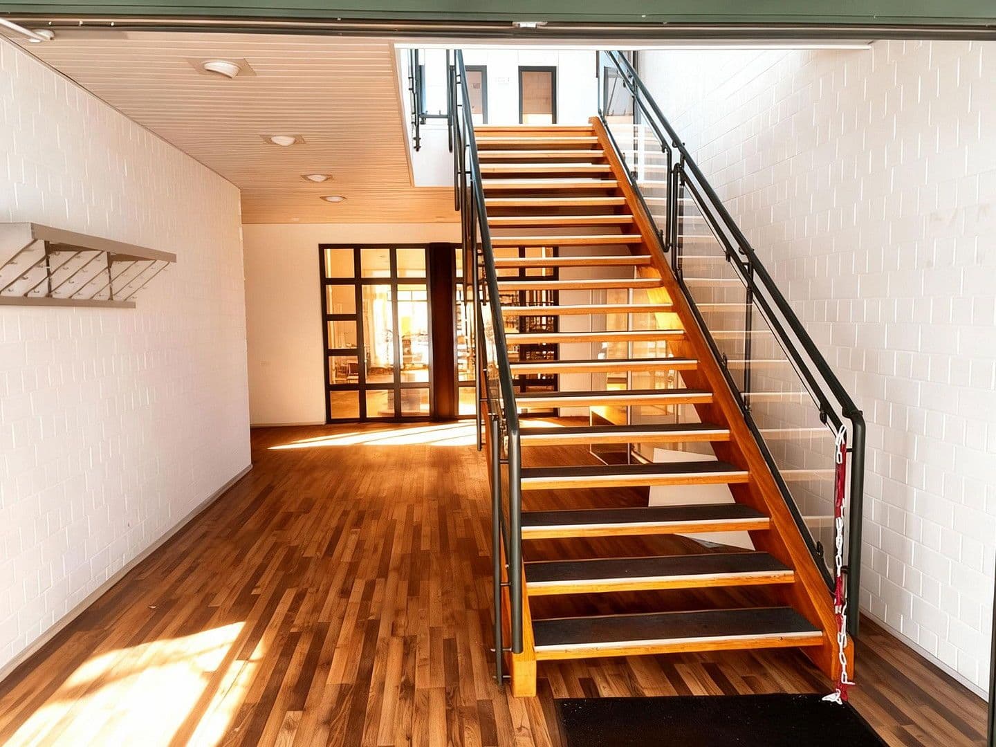 Pronájem nebytového prostoru 5.000 m², Stuhr, Dolní Sasko Pronájem nebytového prostoru 5.000 m², Stuhr, Dolní Sasko