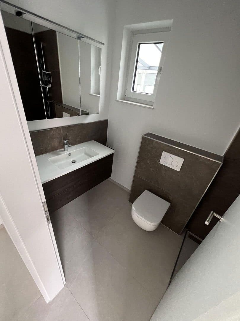 Prodej domu 170 m², pozemek 486 m², Bad Kreuznach, Porýní-Falc Prodej domu 170 m², pozemek 486 m², Bad Kreuznach, Porýní-Falc