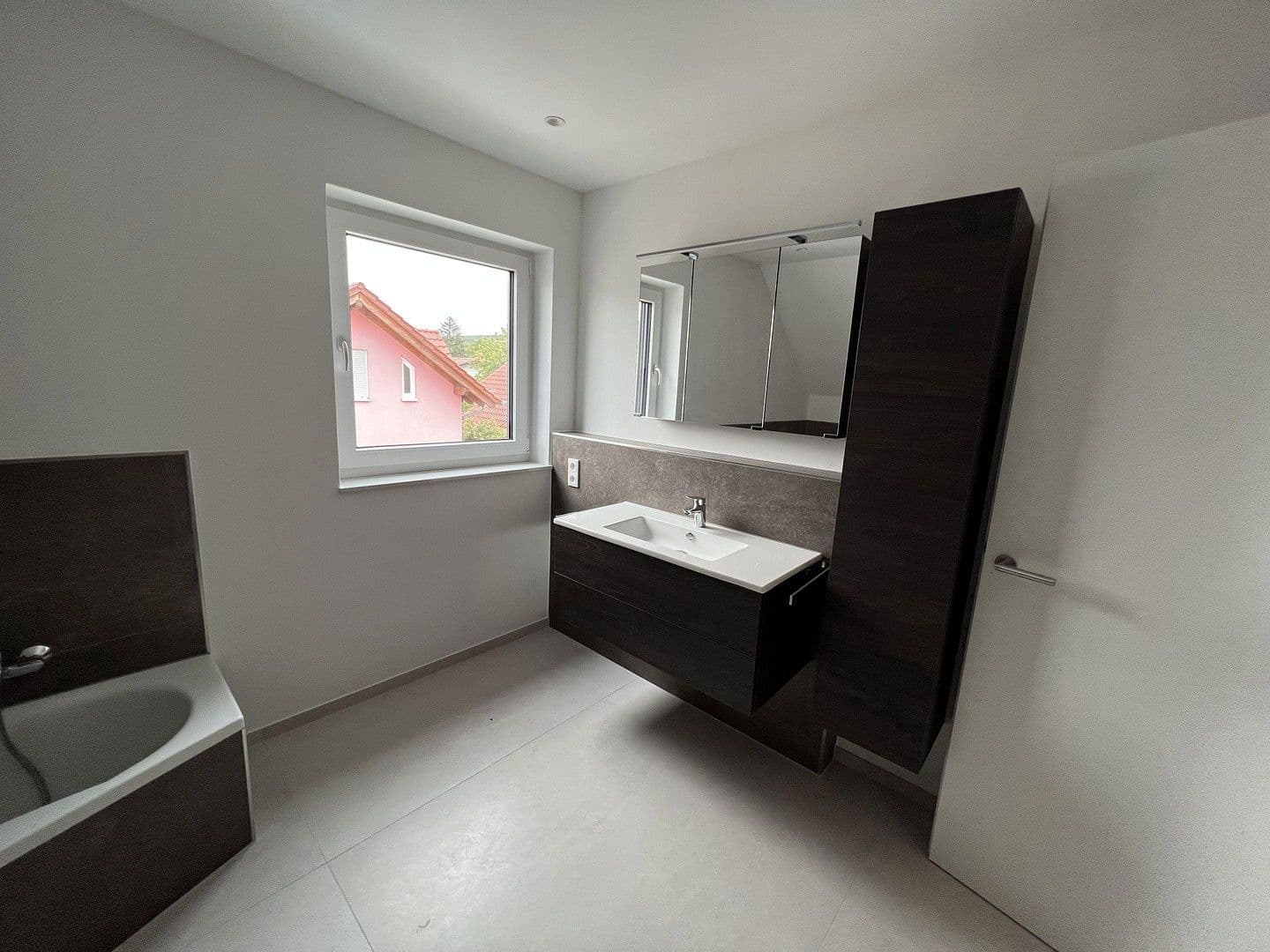 Prodej domu 170 m², pozemek 486 m², Bad Kreuznach, Porýní-Falc Prodej domu 170 m², pozemek 486 m², Bad Kreuznach, Porýní-Falc