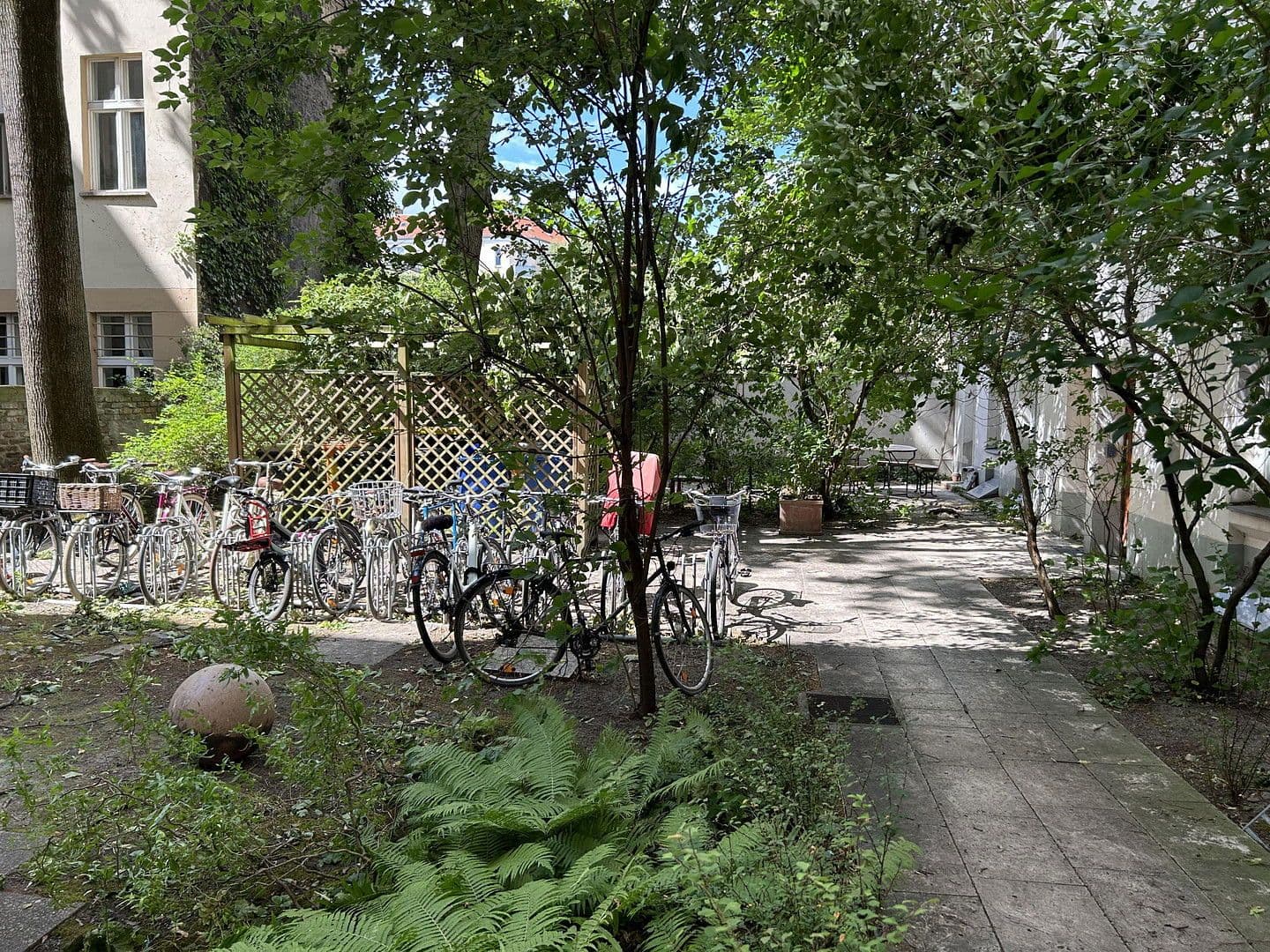 Prodej bytu 1+1 40 m², Kopenhagener Strasse 23, Berlin, Berlín Prodej bytu 1+1 40 m², Kopenhagener Strasse 23, Berlin, Berlín